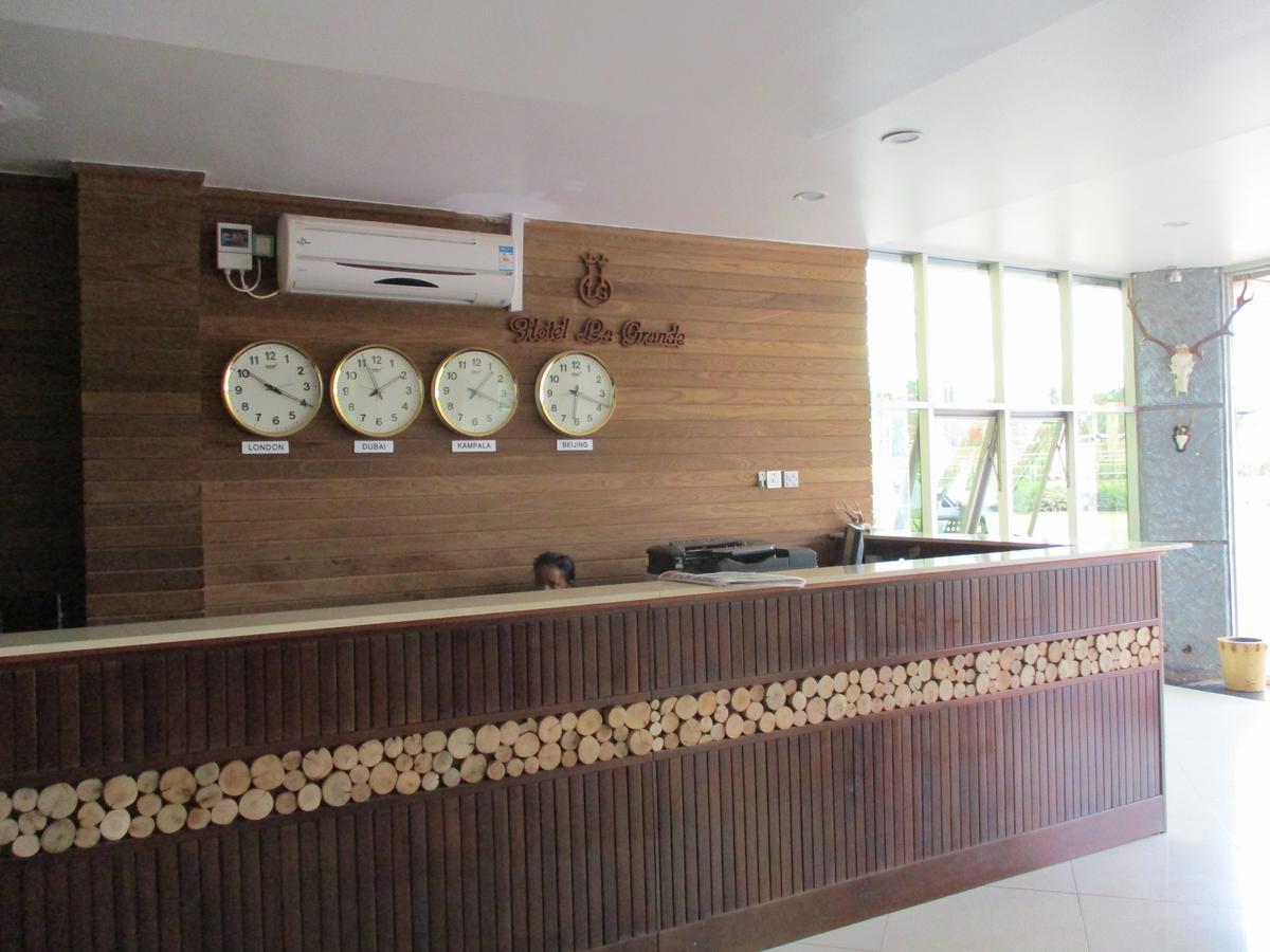 La Grande Hotel Kampala Luaran gambar