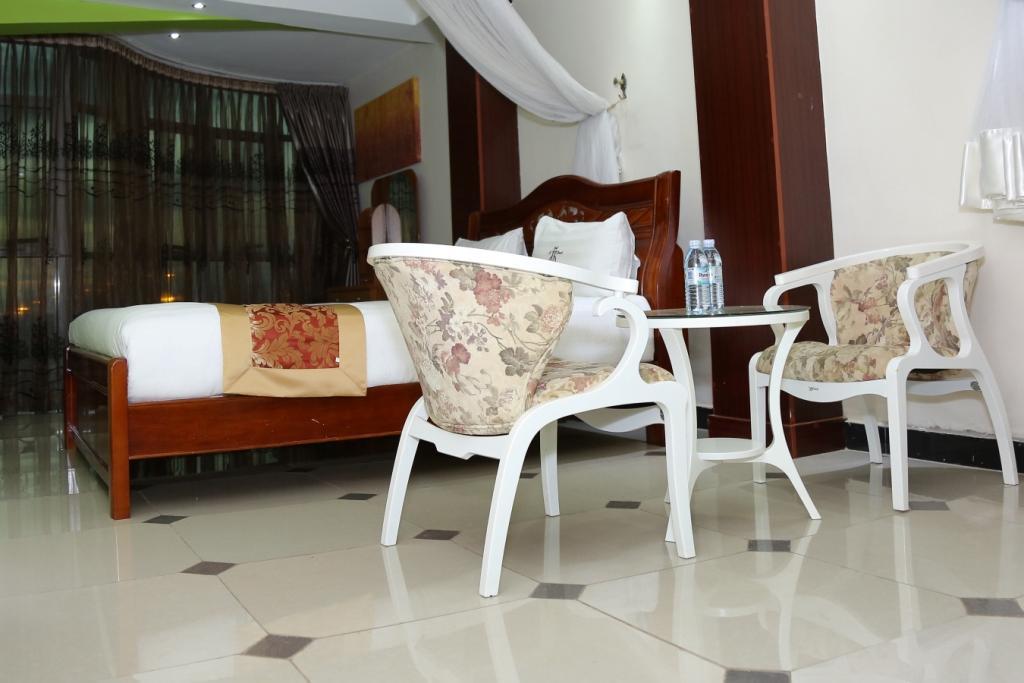La Grande Hotel Kampala Luaran gambar