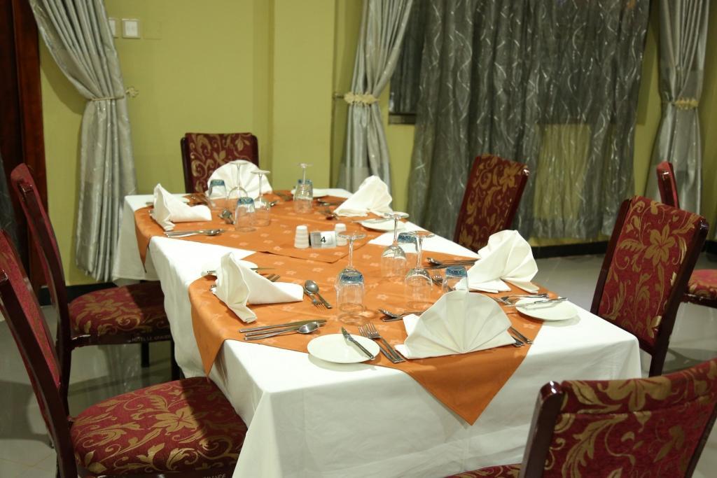 La Grande Hotel Kampala Luaran gambar