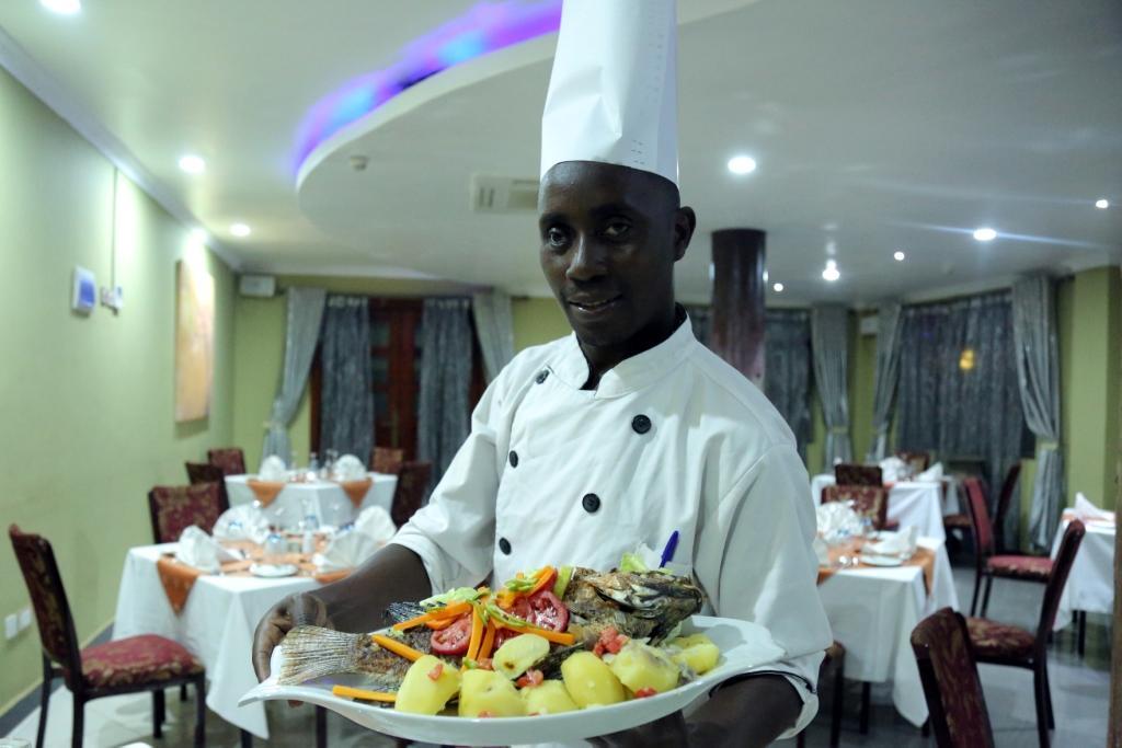 La Grande Hotel Kampala Luaran gambar