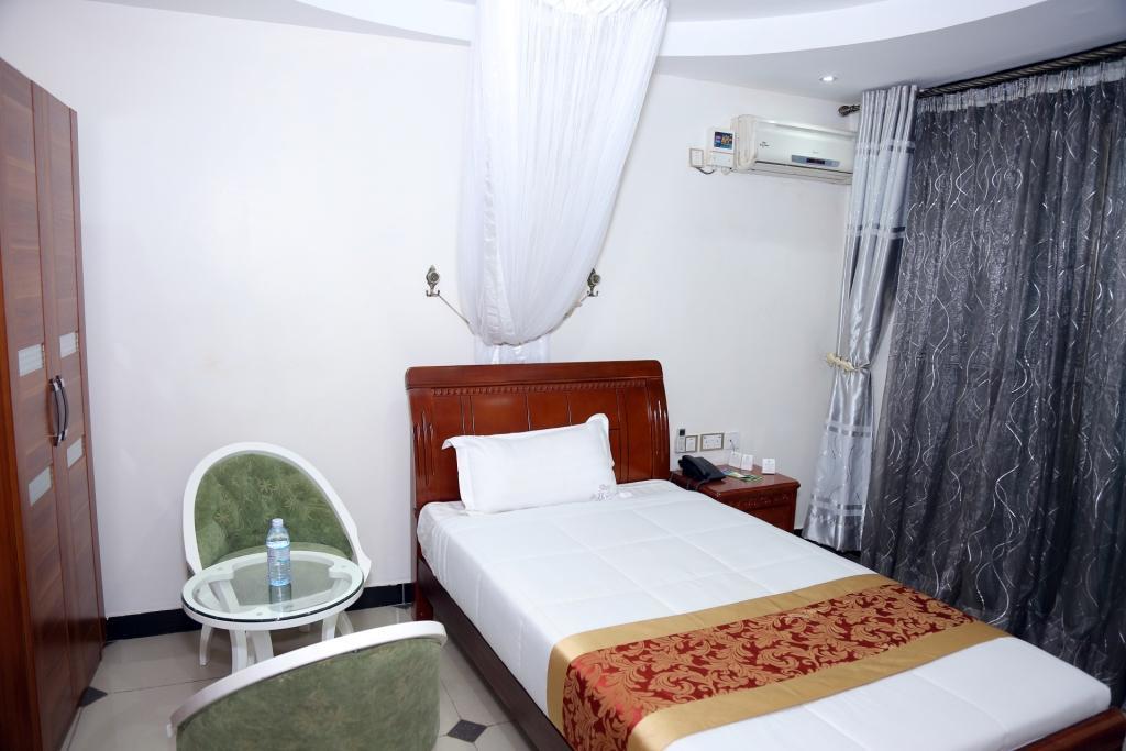 La Grande Hotel Kampala Luaran gambar