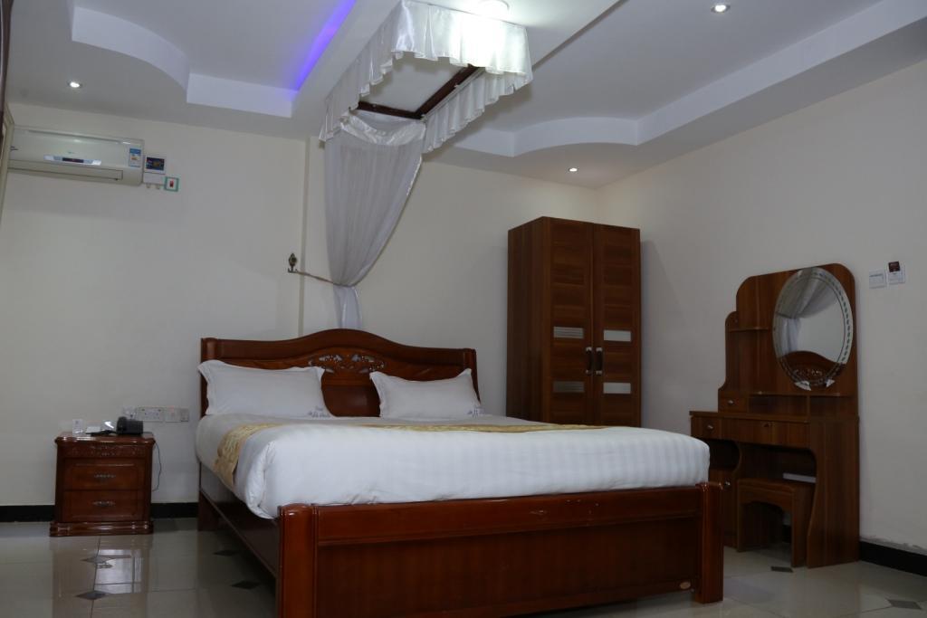 La Grande Hotel Kampala Luaran gambar