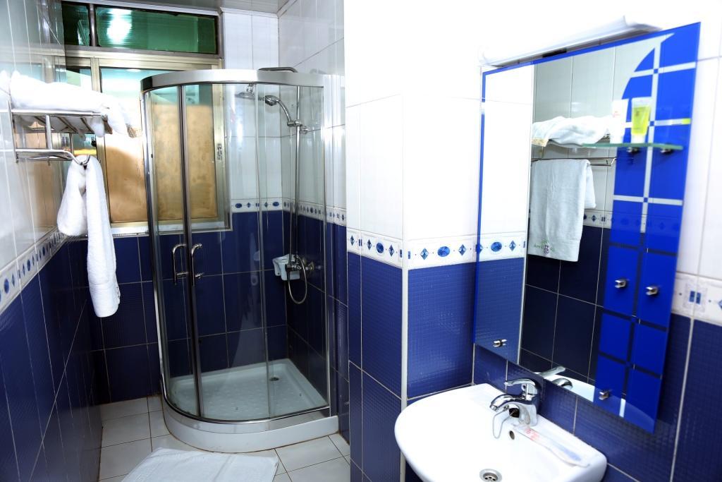 La Grande Hotel Kampala Luaran gambar